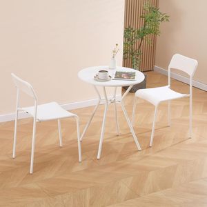 Juego de Bistró de 3 Piezas con Mesa y Sillas de Plástico para Ahorrar Espacio en el Patio o Balcón, con Estructura de Metal Blanco, para Jardín o Terraza - Product Image 2