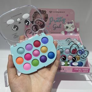 พาเลทอายแช<span class=keywords><strong>โด</strong></span>ว์กลิตเตอร์ 12 สี สำหรับเด็ก แต่งหน้าสไตล์เจ้าหญิงน่ารัก สำหรับการแสดง ผงเมทัลลิก ผิวมันวาว สีเข้ม - Product Image 4