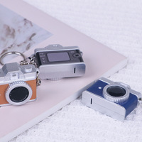 Mignon Miniature Rétro Caméra Porte-clés Pendentifs Petits Cadeaux avec Son Léger pour Étudiants et Amis Matière Plastique PVC