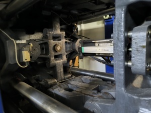 Máquina de Moldeo por Inyección de Plástico Haitiana de Segunda Mano de 200 Toneladas, Horizontal, con Servomotor - Product Image 3