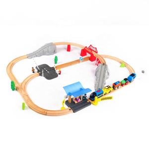 Treno Set educativo assemblato per bambini giocattolo stile <span class=keywords><strong>stazione</strong></span> <span class=keywords><strong>ferroviaria</strong></span> con locomotiva elettrica modello ferroviario giocattolo Slot in legno di alta qualità - Product Image 6