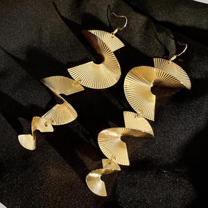 Pendientes de Borla Chapados en Oro para Mujer, de Aleación, para Fiesta, de Moda, Colgantes, Joyería de Tendencia - Product Image 5