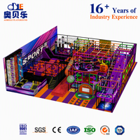 Structure de terrain de jeu intérieur pour enfants de haute qualité, sûre et interactive, avec parcours Ninja Warrior multi-niveaux, mur d'escalade et zone de saut, pour centre commercial