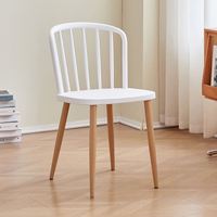 Vendeur préféré avec chaise de jardin en plastique de la meilleure qualité, chaise en plastique PP, chaise en plastique avec accoudoirs et pieds en métal