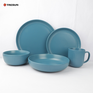 <span class=keywords><strong>Vajilla</strong></span> de lujo con efecto en relieve, <span class=keywords><strong>vajilla</strong></span> de cerámica de color rojo, blanco <span class=keywords><strong>y</strong></span> azul, nuevo diseño, 2023 - Product Image 3