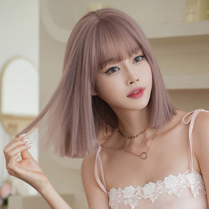 Ainizi Nouvelle perruque synthétique de style coréen 34 cm, coupe courte bob avec frange, rose poudré et brun, tendance pour femmes - Product Image 2