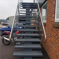 Escalier droit en acier galvanisé pour l'extérieur