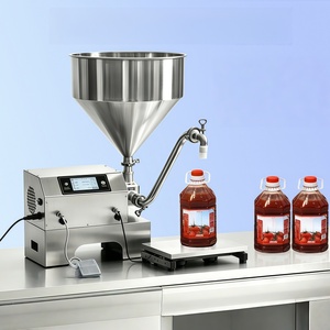 Machine de remplissage d'huile, machine de remplissage de liquides avec pompe à piston pour l'huile d'olive, l'huile de cuisson et les lubrifiants, emballage en bouteille - Product Image 1