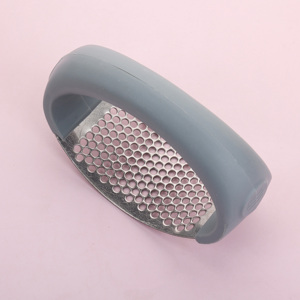 Tùy Chỉnh Thép Không Gỉ Nhà Bếp Của Nhãn Hiệu Tỏi Masher Báo Chí Khoai Tây Bùn Ricer Smasher Máy Nghiền Máy Xay - Product Image 4