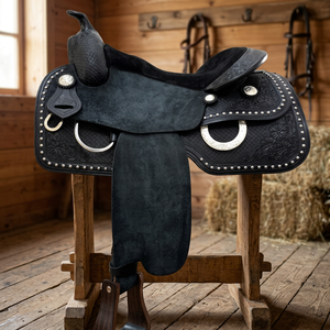 Silla de montar western de cuero negro premium con tachuelas plateadas, adornos florales y asiento de gamuza para equitación y senderismo. - Product Image 3