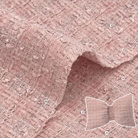 Stock suffisant de tissu tweed rose tissé. Convient aux coussins décoratifs, aux robes et autres articles de mode. Expédition immédiate.