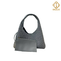 Sac fourre-tout en cuir suédé tressé pour femme, style panier, avec motif quadrillé, doubles poignées et pochette zippée assortie