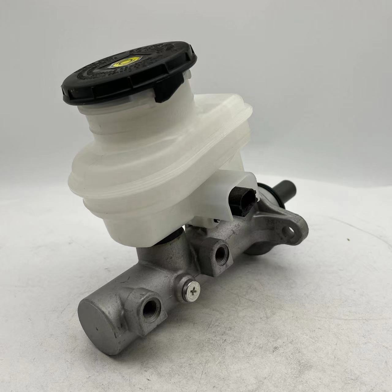 みなぽん Factory Price Brake Master Cylinder for ISUZU OEM 98006941 8