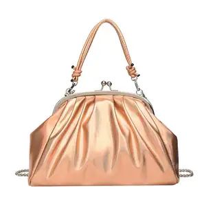 2024 가벼운 숙녀 가방 새로운 어깨 체인 핸드백 빛나는 새로운 Pu 중국 온라인 가방 시장 크로스 체인 어깨 지갑