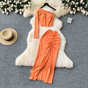 Set da donna estiva con scollo Slant <span class=keywords><strong>Top</strong></span> corto <span class=keywords><strong>a</strong></span> <span class=keywords><strong>vita</strong></span> <span class=keywords><strong>alta</strong></span> Modulare <span class=keywords><strong>gonna</strong></span> <span class=keywords><strong>lunga</strong></span> 2 pezzi - Product Image 6