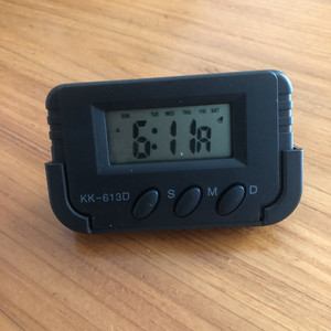 Kk-613d Mini Electronic Clock Digital Display Car Desk Clock Battery Operated With Date And Day Function - Product Image 5