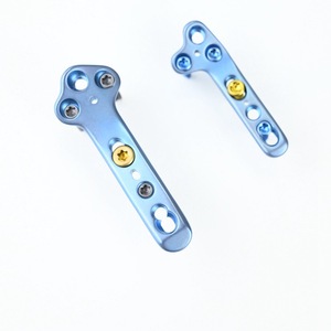 Productos ortopédicos veterinarios China acero bloqueado 3,5 meseta tibial TPLO placas de bloqueo tornillos <span class=keywords><strong>implantes</strong></span> de <span class=keywords><strong>traumatología</strong></span> - Product Image 1