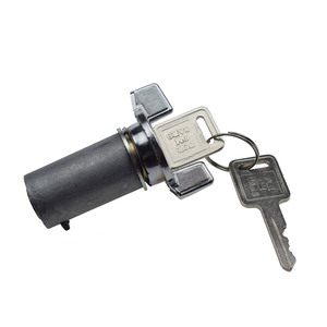 Cerradura de cilindro de encendido y 2 llaves para <span class=keywords><strong>Jeep</strong></span> CJ5 <span class=keywords><strong>CJ7</strong></span> CJ8 Wrangler YJ XJ Grand Wagoneer SJ 7025216 8120081 4489225 US-66L 8120081K - Product Image 1