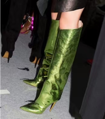 สีเขียว