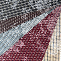 Tissu tissé en polycoton à motif écossais et floral imprimé numériquement sur mesure, 102 GSM