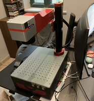 Machine de marquage laser à fibre portable de bureau 20W 30W Max Raycus JPT pour surfaces métalliques et logos