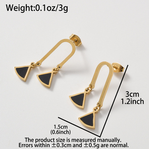 Ensemble de boucles d'oreilles tendance pour femmes, de créateur, en acier inoxydable plaqué or, avec clous, anneaux et pendentifs triangulaires incrustés, vente en gros - Product Image 6