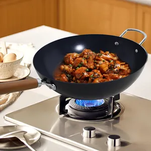 Vente en gros wok traditionnel chinois antiadhésif wok en acier au carbone avec nitruration avec manche en bois