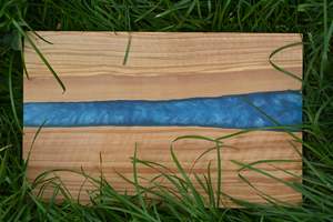 Planche en résine époxy, planche à servir en bois artisanale, planche à servir en bois, cadeau de Noël pour couple, cadeau de mariage, plat de service, plateau de service - Product Image 3