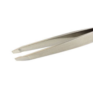 Pinces à sourcils réutilisables de haute qualité en acier inoxydable, instruments de beauté, pointe inclinée, légères et durables - Product Image 6