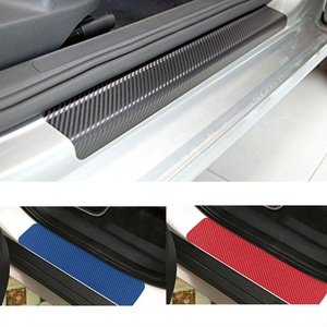 4 pièces Film de protection de seuil de <span class=keywords><strong>porte</strong></span> de voiture Anti-rayures Anti-coup de pied Film de protection autocollants universels 3D en fibre de carbone Autocollants de seuil de voiture - Product Image 3