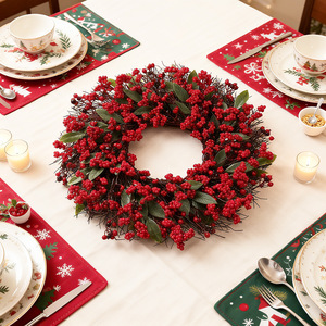 Guirlande de Noël artificielle pour l'extérieur, la maison et le jardin, avec baies, pour la décoration de Noël et des fêtes, couronnes d'hiver, plantes - Product Image 4