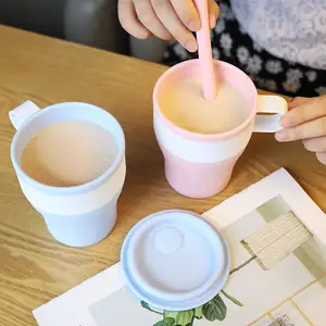 गर्म बेच बनाने की क्रिया पर्यावरण के अनुकूल पुन: प्रयोज्य यात्रा कप Foldable बंधनेवाला अछूता सिलिकॉन ढक्कन के साथ कॉफी मग कप सेट