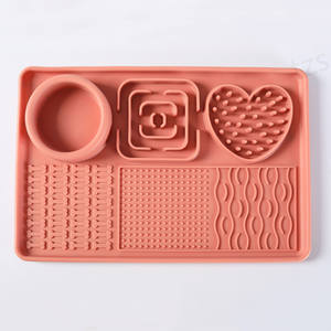 Alfombrilla de silicona para lamer mascotas, cuenco de comida para perros, comedero de rompecabezas lento con ventosa, alfombrilla de alimentación para perros, suministros para mascotas para perros - Product Image 5