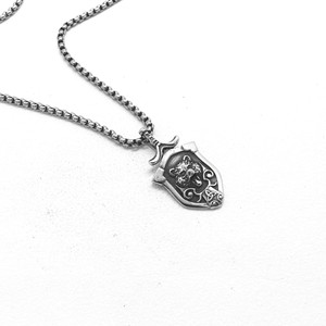 Yunnique – collier avec pendentif bouclier de loup unisexe en acier inoxydable, bijoux de style minimaliste pour hommes et femmes, accessoire de mode - Product Image 5
