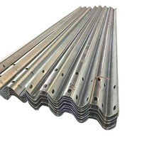 Barandillas de acero corrugado de alta calidad para carreteras rurales Ventas directas de fábrica Galvanizado en caliente Fácil anticolisión