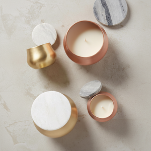 Pot à bougie en métal classique pour un usage quotidien à la maison, créant un intérieur confortable avec une lumière chaleureuse - Product Image 1