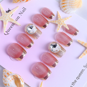 Uñas postizas de lujo con punta francesa, acrílicas, hechas a mano, de cobertura completa, tipo ataúd corto, con pedrería, precio de fábrica al por mayor - Product Image 1