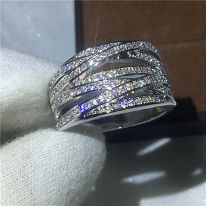 Anello a Croce Avvolgente per Donne, Minimalista ed Elegante, Accessorio Moda per Uso Quotidiano e Regalo - Product Image 2