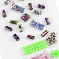 Kit de fabrication de bracelets DIY amusant avec autocollants, rouleau d'autocollants de dessins animés et ensemble de bijoux faits main avec perles pour filles