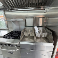 Remorque alimentaire mobile BBQ personnalisée à trois essieux, remorque de restauration commerciale avec fenêtre de service pour les entreprises de restauration rapide