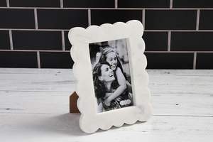 Cadre photo en MDF fait main personnalisé avec bord ondulé blanc pour une décoration romantique de la maison - Product Image 3