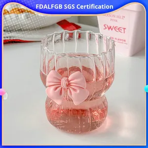 Tasse Ventrue en <span class=keywords><strong>Verre</strong></span> Borosilicate <span class=keywords><strong>Rose</strong></span> Style Féminin Résistante <span class=keywords><strong>à</strong></span> la Chaleur avec Nœud pour Thé, Café et <span class=keywords><strong>Eau</strong></span>, Design <span class=keywords><strong>à</strong></span> Rayures Verticales - Product Image 2
