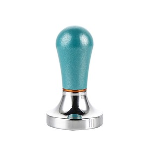 Prensador de Café de Aluminio de 57.5mm con Base de Acero Inoxidable y Mango Azul para Preparar Espresso - Product Image 2