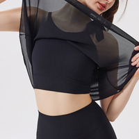 Top Deportivo Corto de Malla Fluida con Tirantes Cruzados para Mujer, 2 en 1, con Sujetador Incorporado, Suave como la Mantequilla, Transpirable, para Gimnasio, Yoga y Fitness