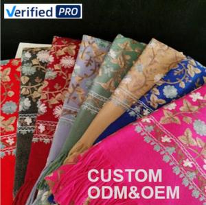 Tùy Chỉnh Thêu Logo Hoa Thiết Kế Polyester Cashmere Mùa Đông Khăn Ấm Pashmina Cổ Chiếc Khăn Phụ Nữ Tua Khăn Choàng Cho Phụ Nữ - Product Image 1