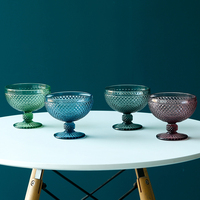 Diamant-geëmbosseerde retro reliëf dessertkom met voet van sodakalkglas, 374ml, gekleurd glas, vaatwasserbestendig, ijsbeker
