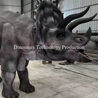Costume de dinosaure Triceratops animatronique marchant pour défilé de parc à thème, fabriqué pour le divertissement