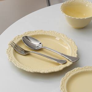 Meilleures ventes d'assiettes et bols à salade en porcelaine de couleur crème de style Ins français - Product Image 1