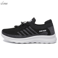 Chaussures de sport pour hommes et étudiants, vente en gros directe d'usine 2026, baskets d'été à motif rayé en maille pour la course à pied