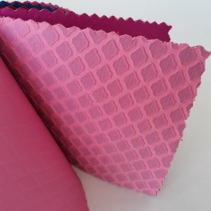 Hojas de tela de poliéster de neopreno negro de 3mm Tela en relieve con estampado floral de neopreno - Product Image 2